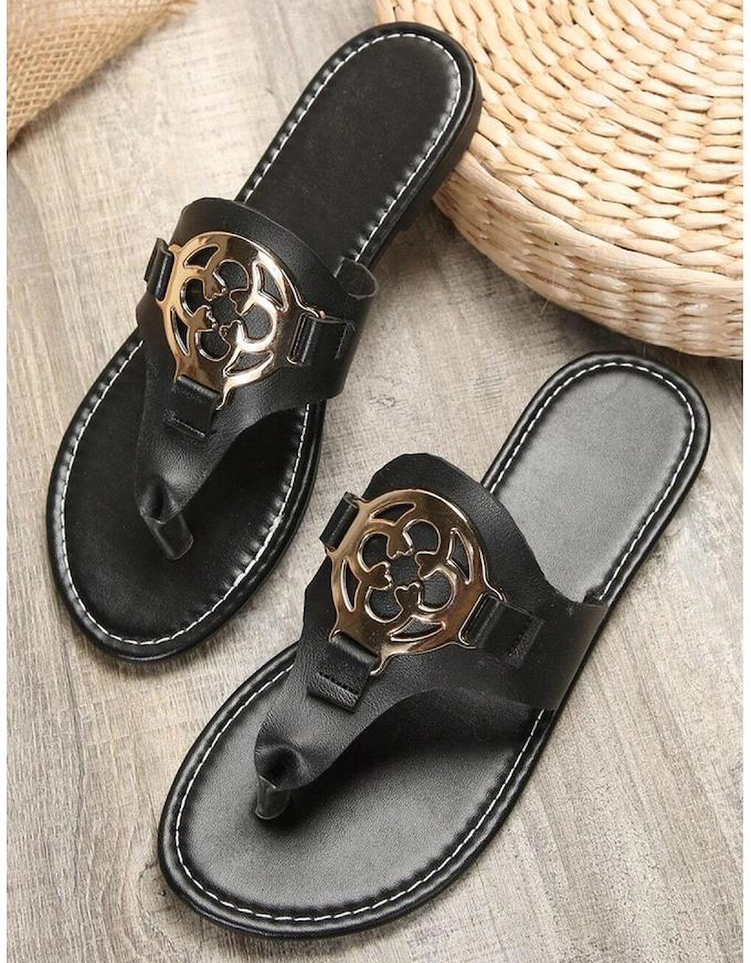 Azura Exchange Black Metal Decor Leather Thong Slippers