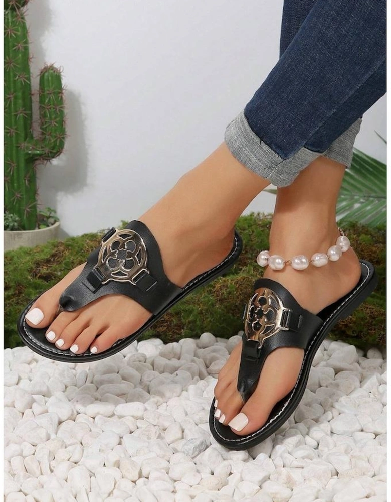 Azura Exchange Black Metal Decor Leather Thong Slippers