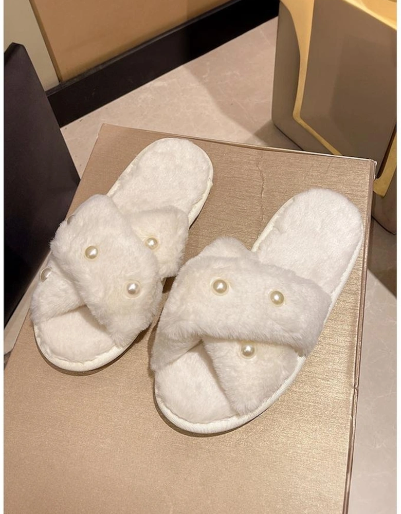 Azura Exchange White Pearl Decor Criss Cross Plush Slippers