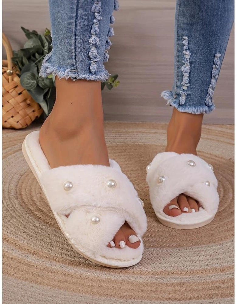 Azura Exchange White Pearl Decor Criss Cross Plush Slippers
