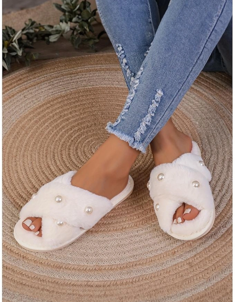 Azura Exchange White Pearl Decor Criss Cross Plush Slippers