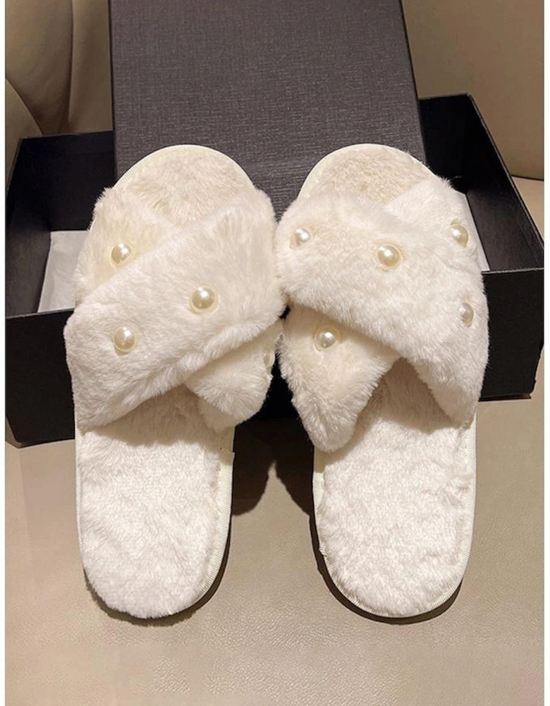Azura Exchange White Pearl Decor Criss Cross Plush Slippers