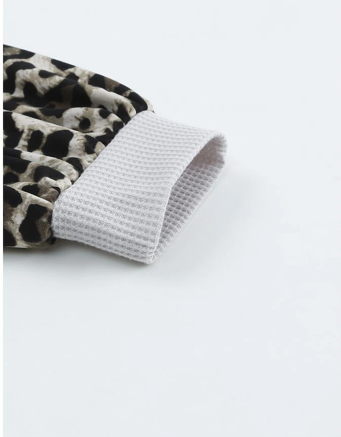 Red Wild Leopard Contrast Sleeve Colorblock Waffle Knit Top