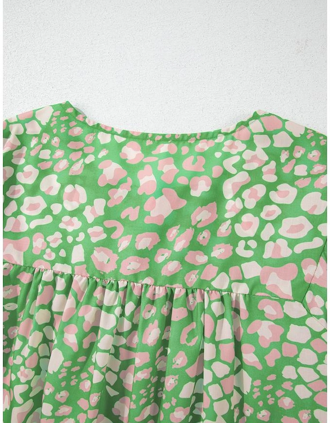 Green Plus Size Floral Tassel Tie Split Neck Puff Sleeve Blouse