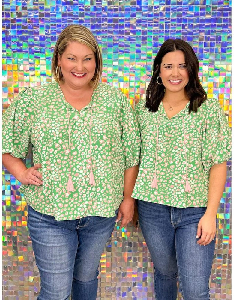 Green Plus Size Floral Tassel Tie Split Neck Puff Sleeve Blouse