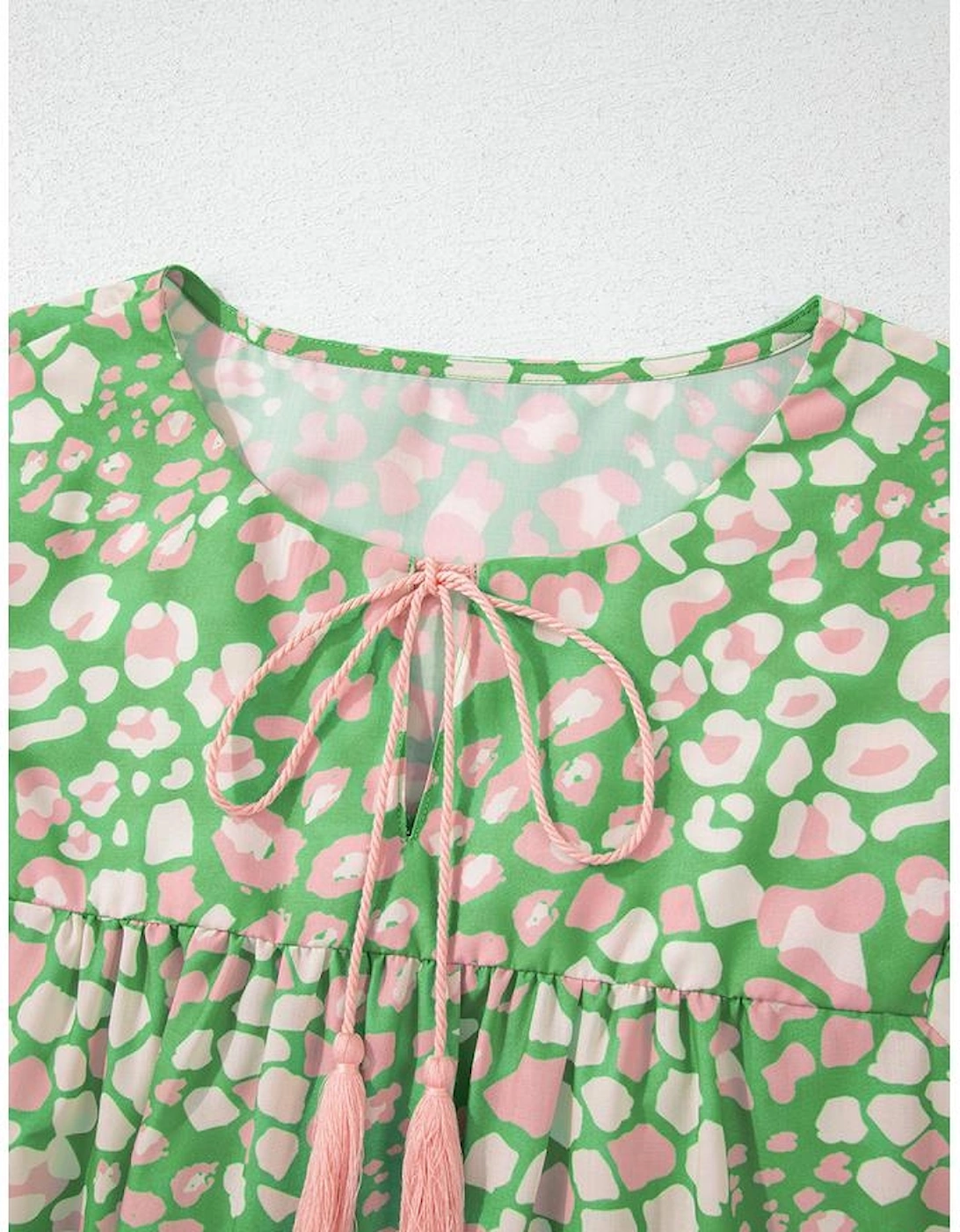 Green Plus Size Floral Tassel Tie Split Neck Puff Sleeve Blouse