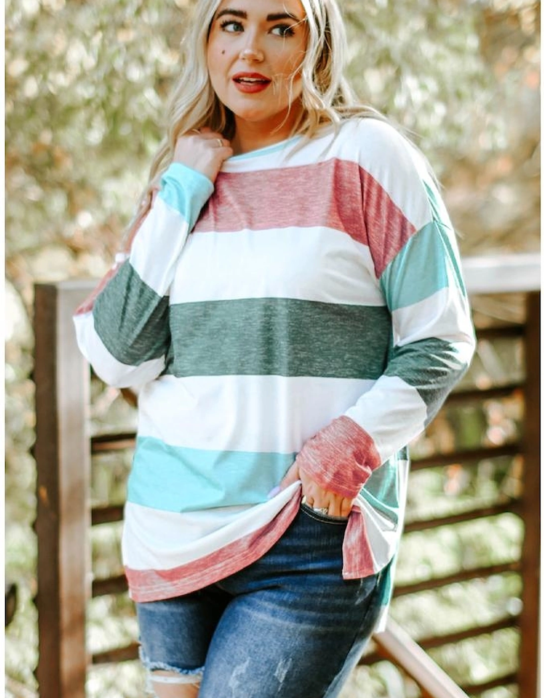 Green Plus Size Colorblock Pullover Top