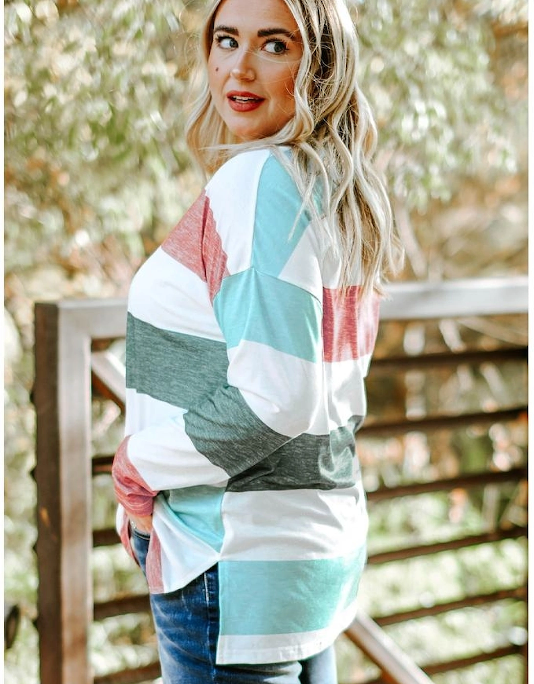 Green Plus Size Colorblock Pullover Top