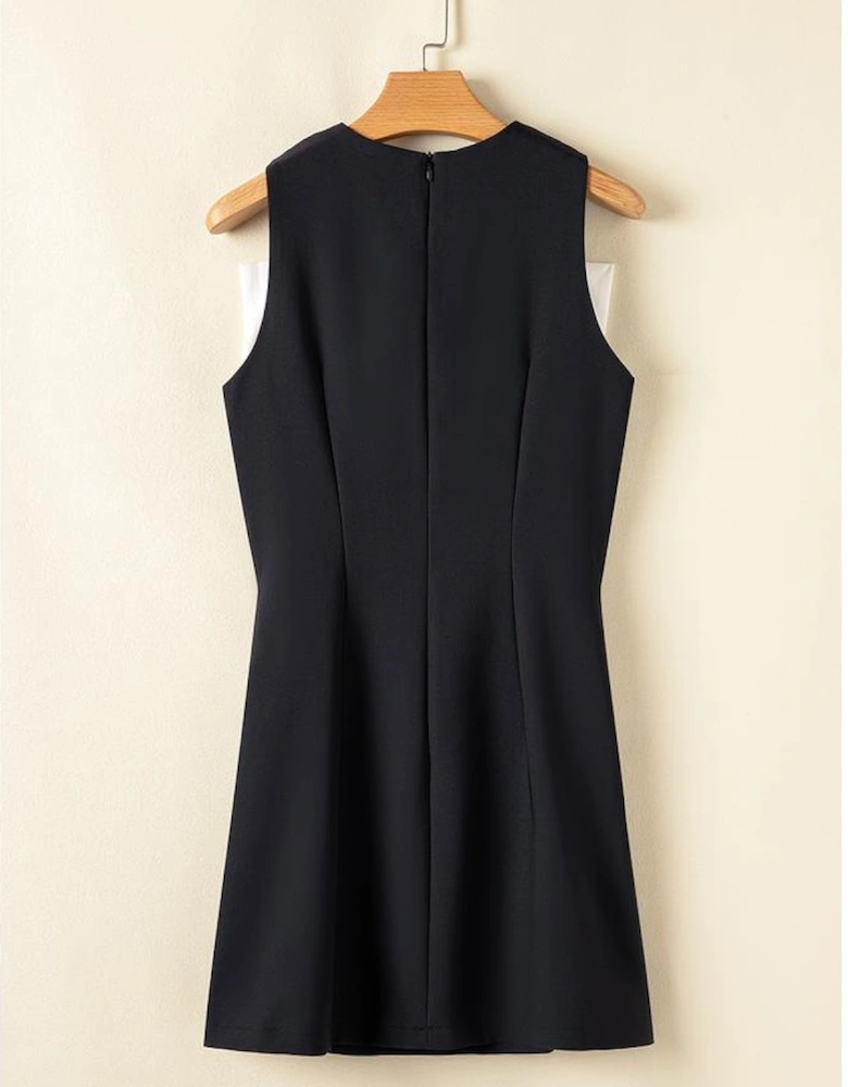 Black Contrast Bowknot Applique Crew Neck Sleeveless Mini Dress