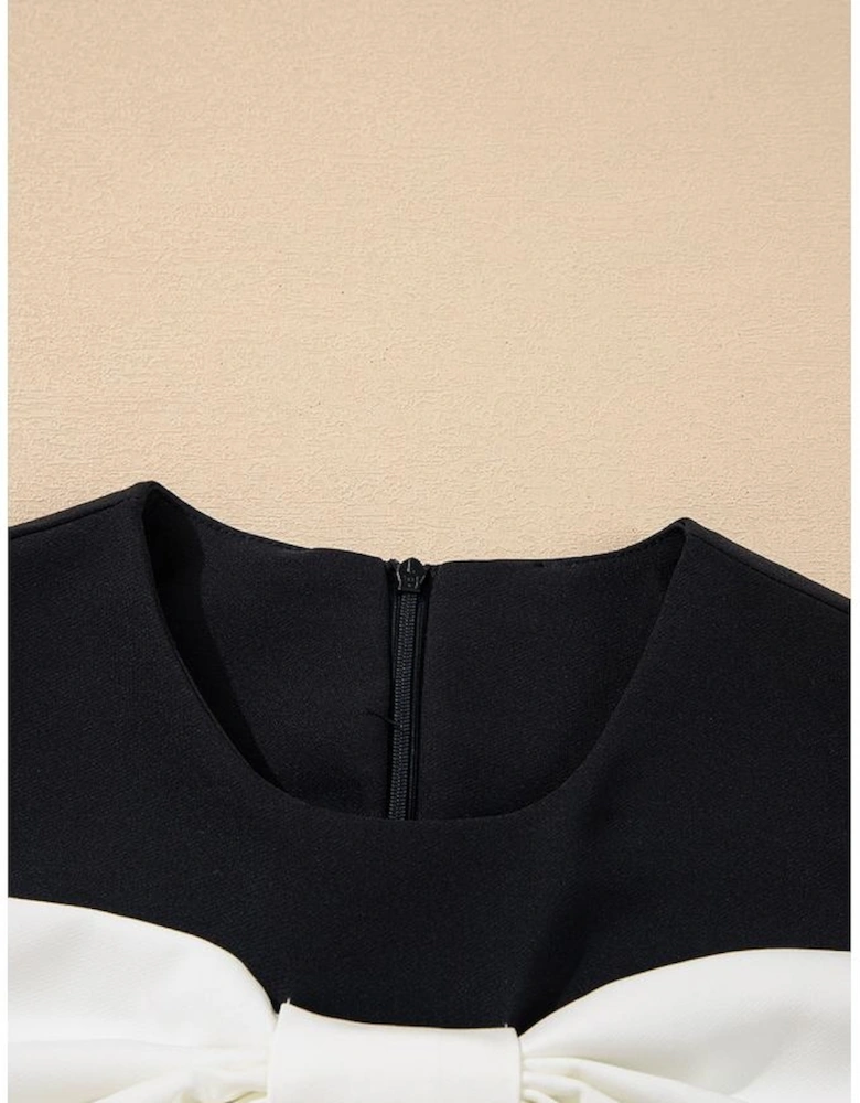 Black Contrast Bowknot Applique Crew Neck Sleeveless Mini Dress