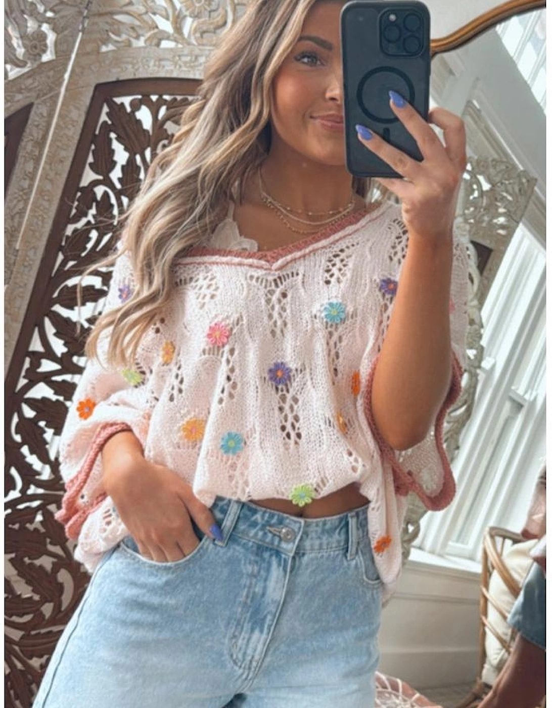 Delicacy Embroidered Flowers Colorblock Edge Hollowed Sweater