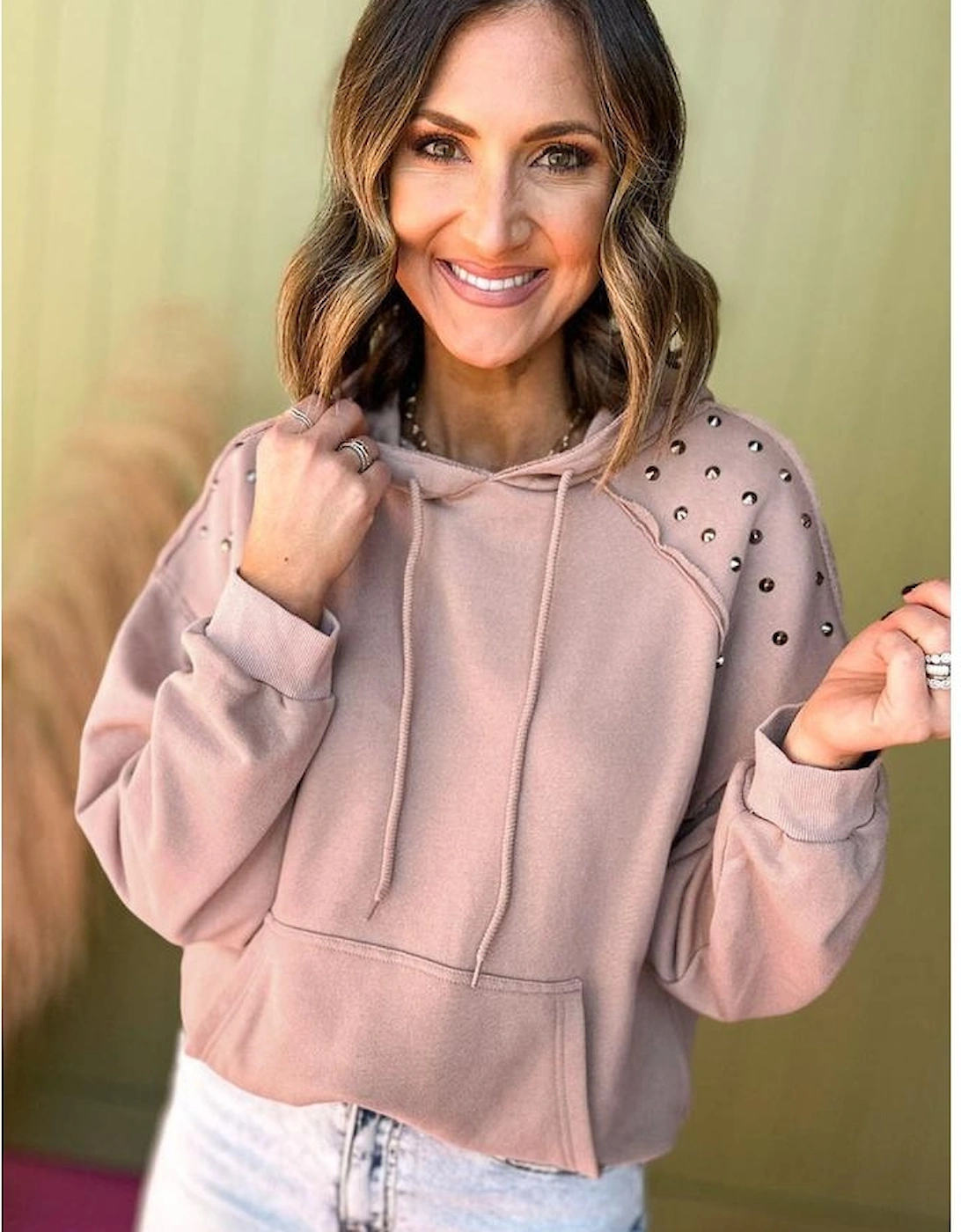 Fushia Solid Color Rivet Stud Raglan Sleeve Hoodie with Pocket