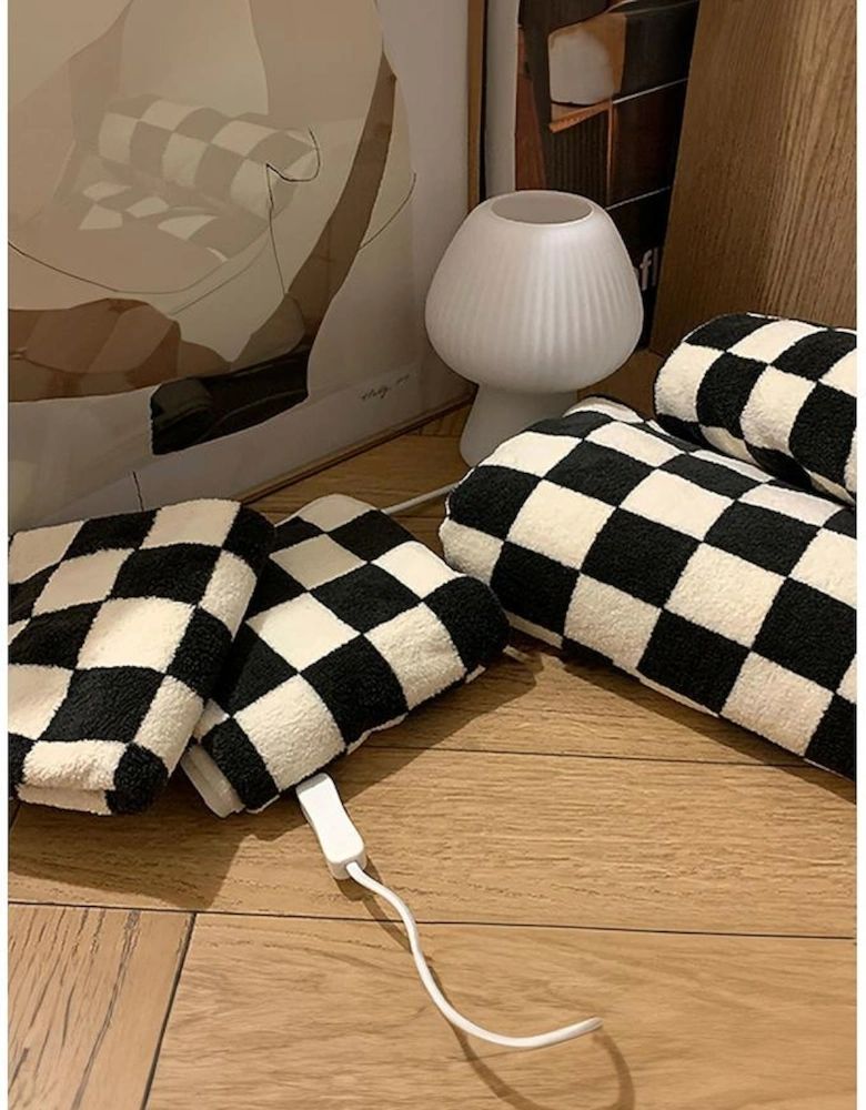 Azura Exchange Black Fuzzy Checkerboard Bath Towel Set