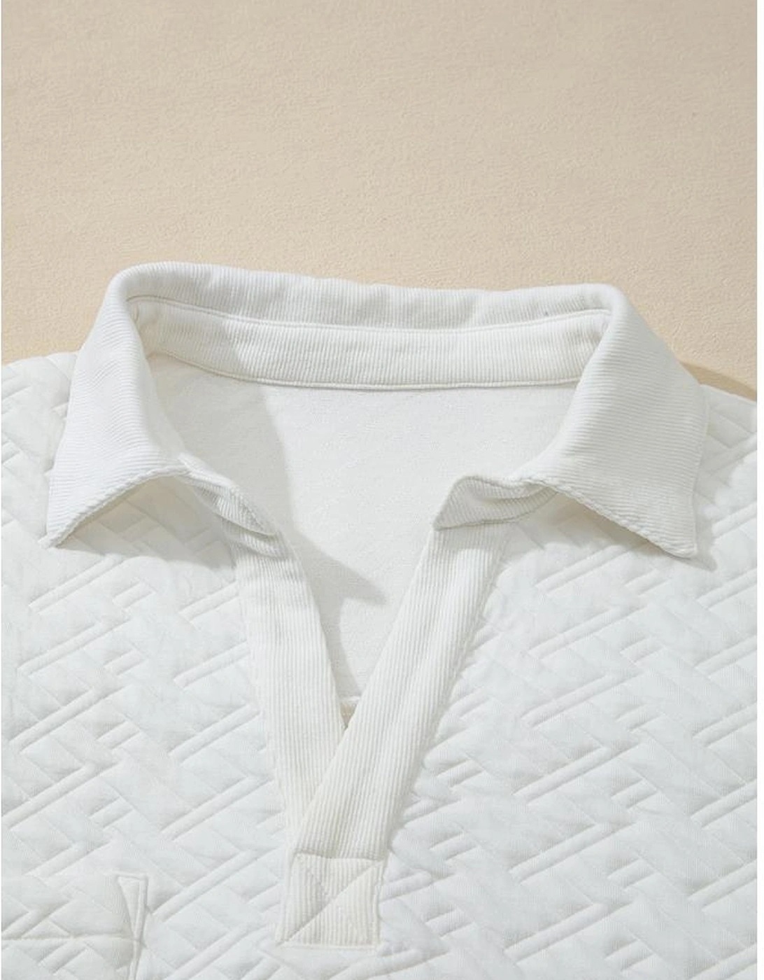 White Textured Pocketed Collared V Neck Pullover Sweatshirt