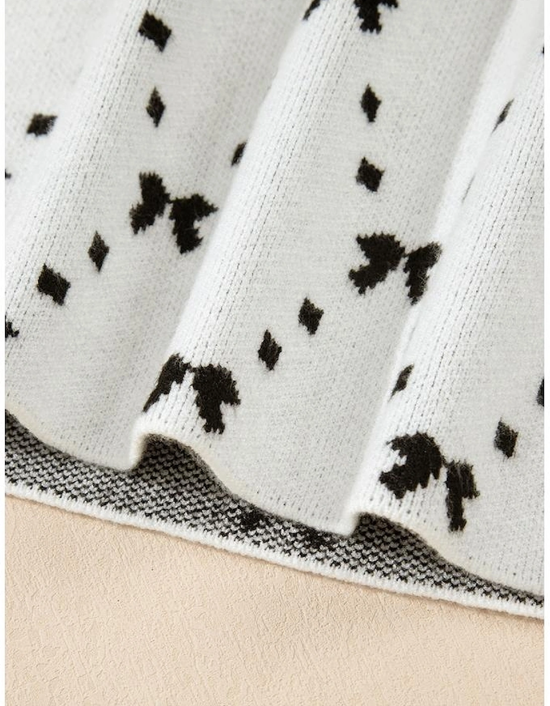 White Bow Pattern Buttoned Side Cropped Sweater Vest