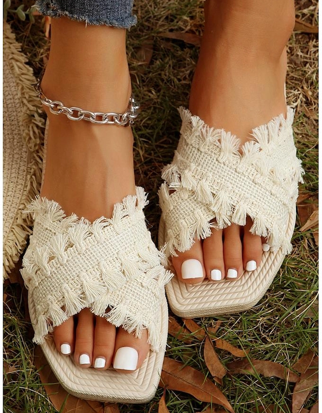 Azura Exchange Beige Tassel Woven Crossed Straps Flat Slippers