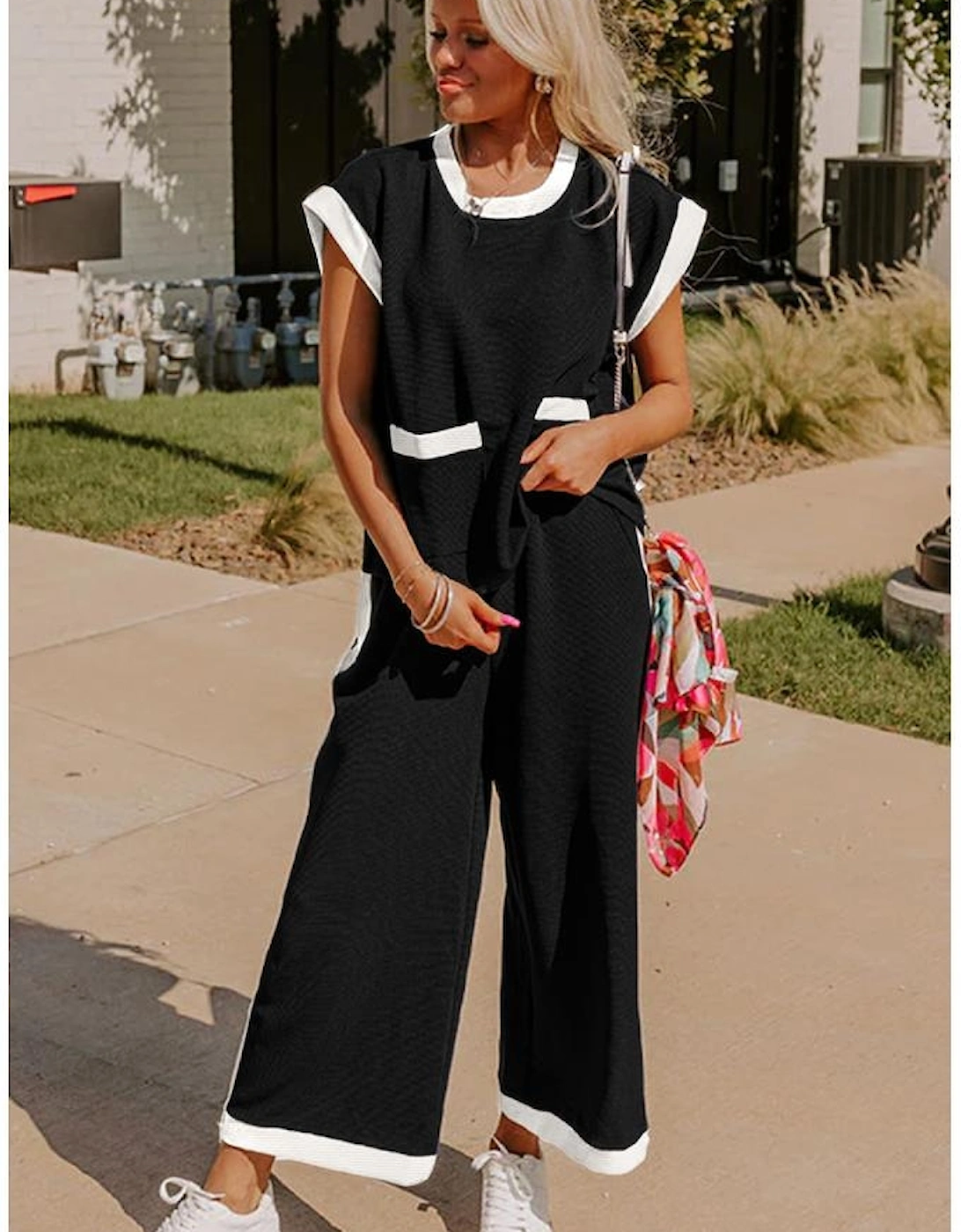 Black Color Block Pocketed T Shirt and Wide Leg Pants Set