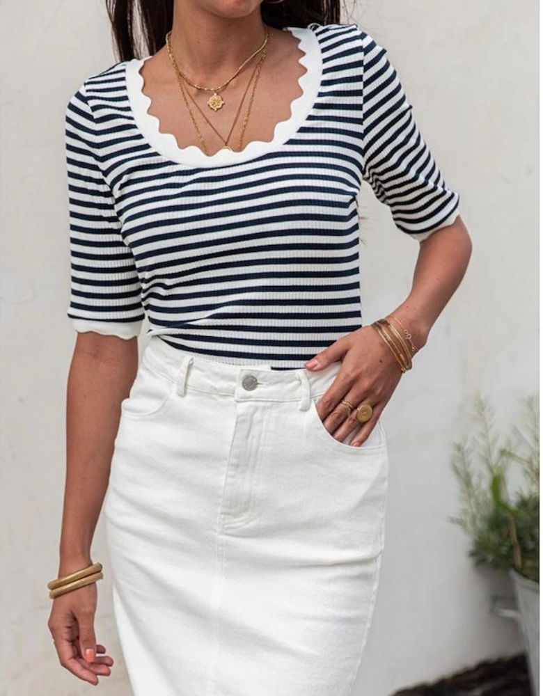 Black Striped Contrast Scallop Trim Half Sleeve T-shirt