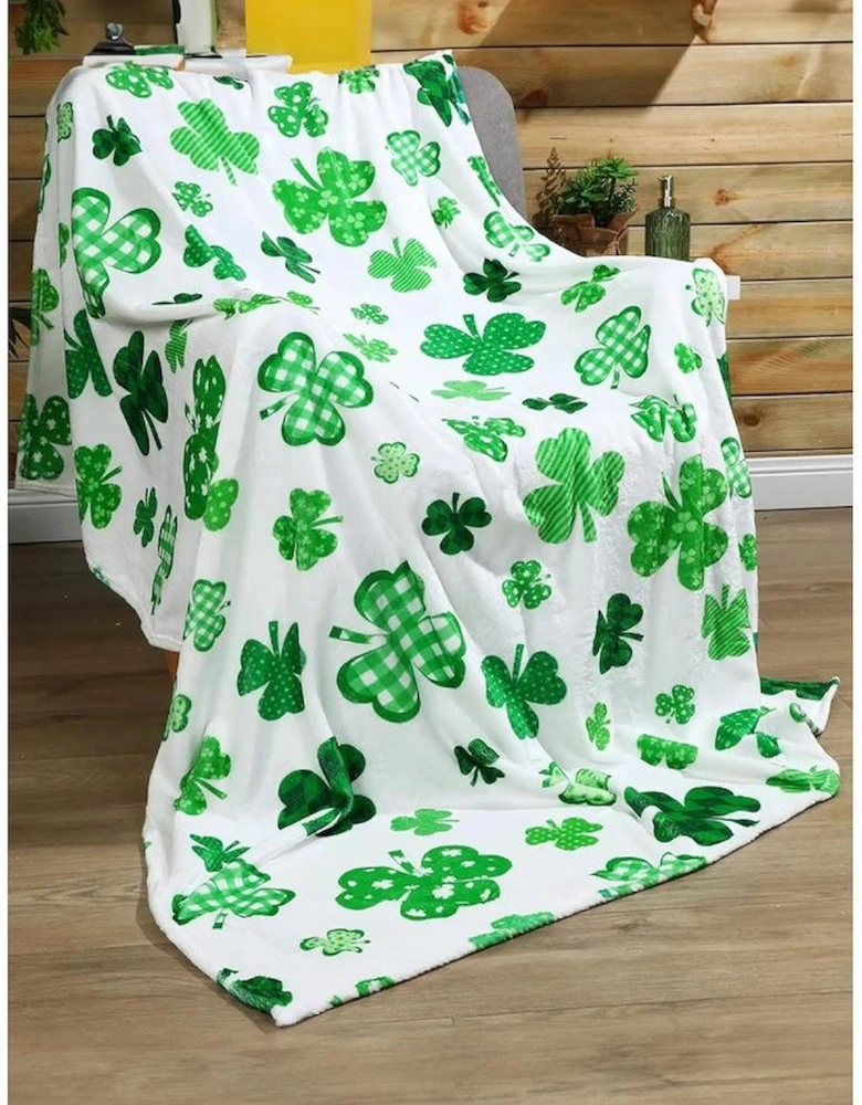 Azura Exchange White St. Patrick Clover Print Nap Blanket 130*150cm