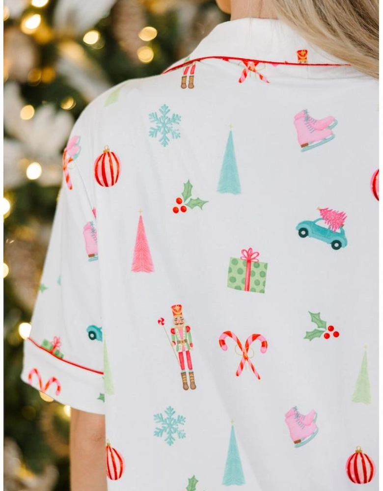 White Christmas Print Short Sleeve Shirt and Shorts Pajama Set