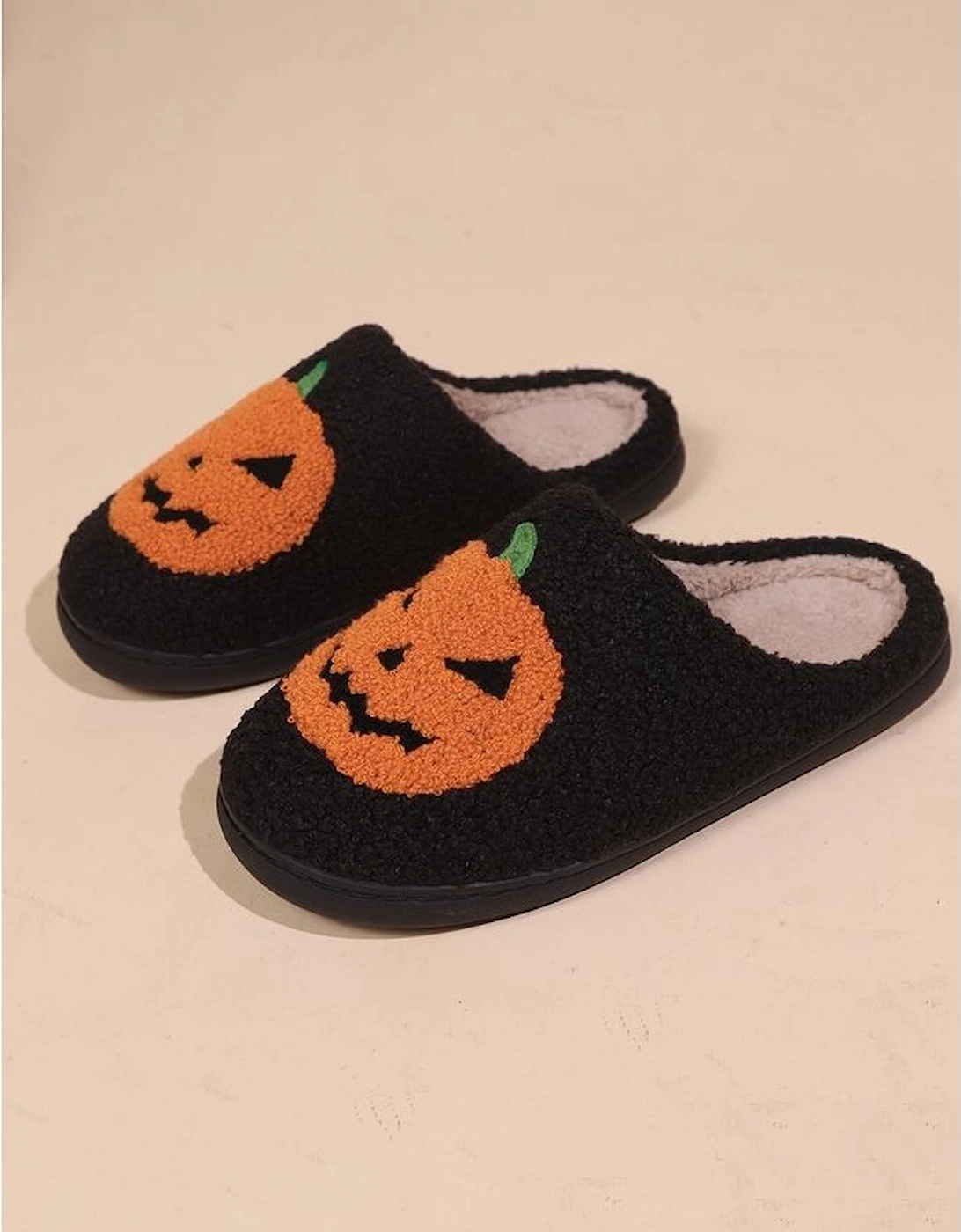 Black Halloween Pumpkin Print Plush Slippers