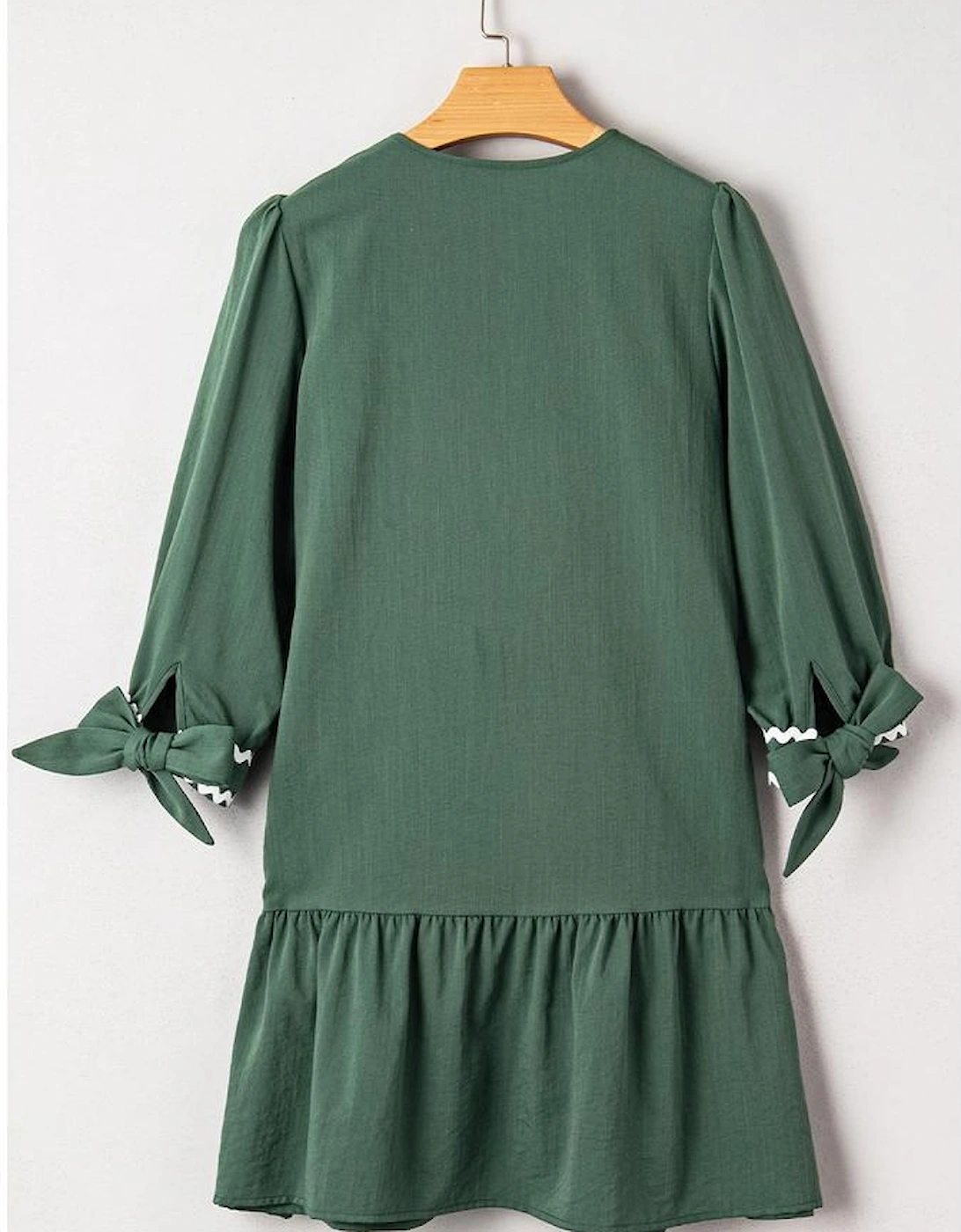 Canton Contrast Ricrac Trim Button V Neck Knotted Bracelet Sleeve Shift Dress