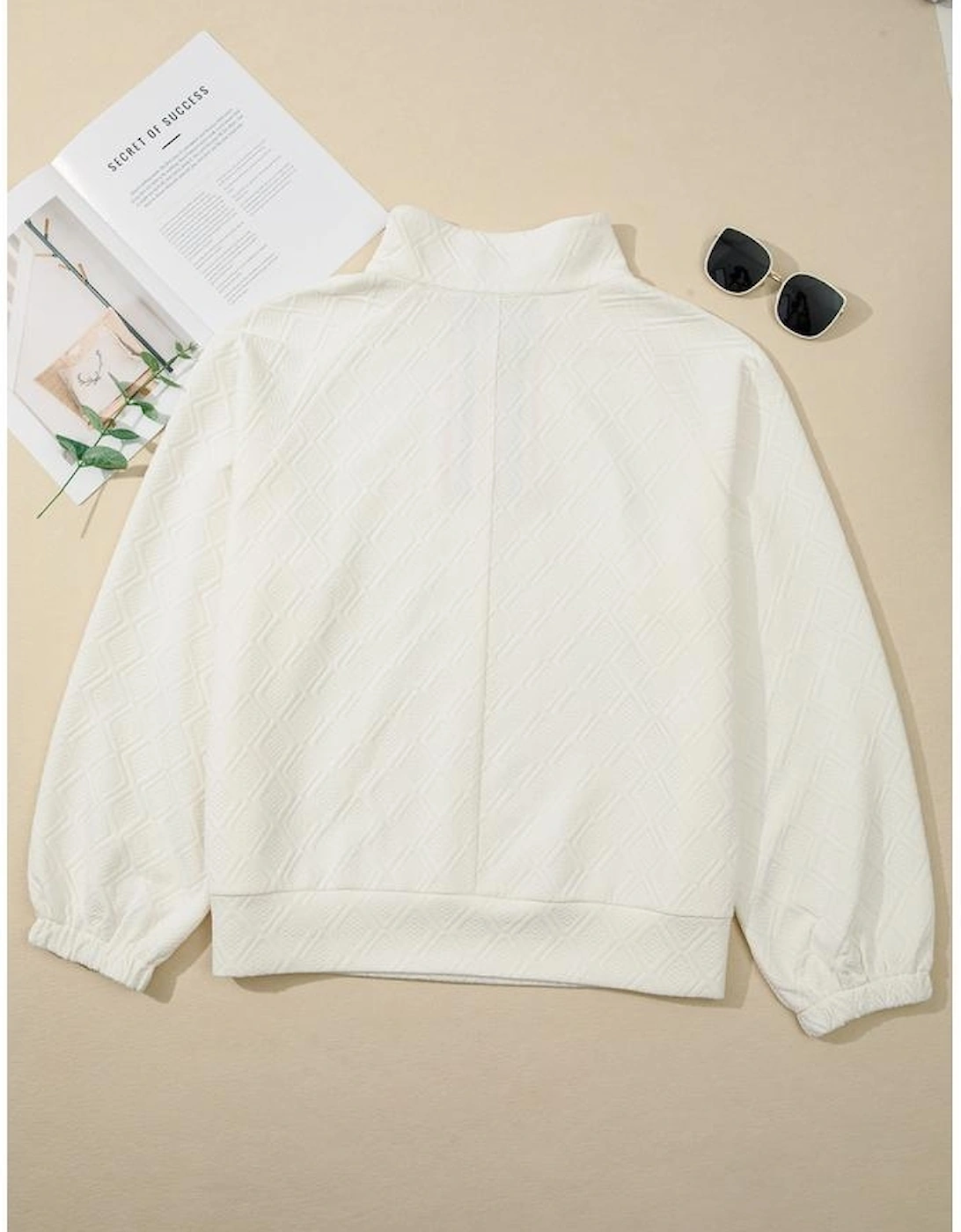 Beige Plus Size Rhombus Texture Contrast Striped Collar Baggy Sweatshirt