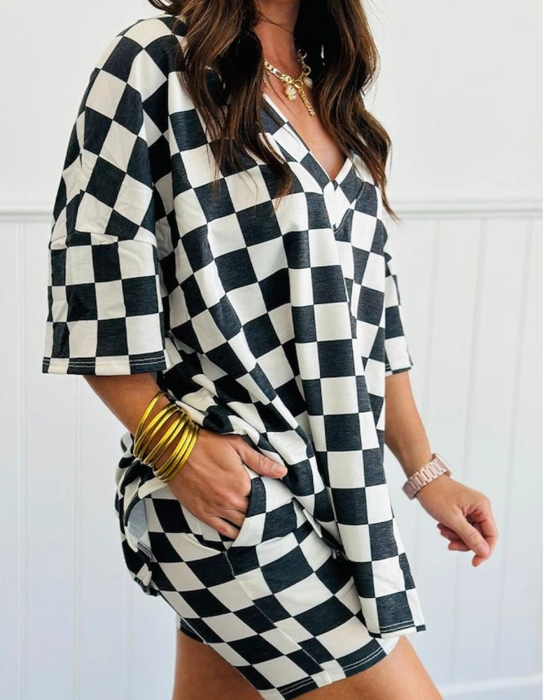 Black Checkered Pattern Tee and Shorts Plus Size Two Piece Set