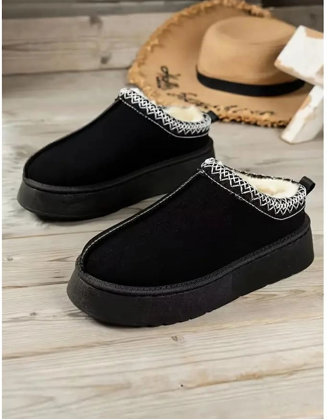 Azura Exchange Black Suede Contrast Print Round Toe Plush Lined Flats