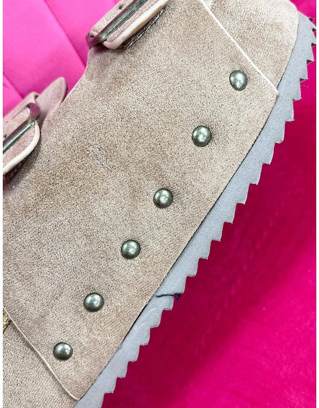 Azura Exchange Beige Suede Buckle Decor Footbed Sandal Slippers