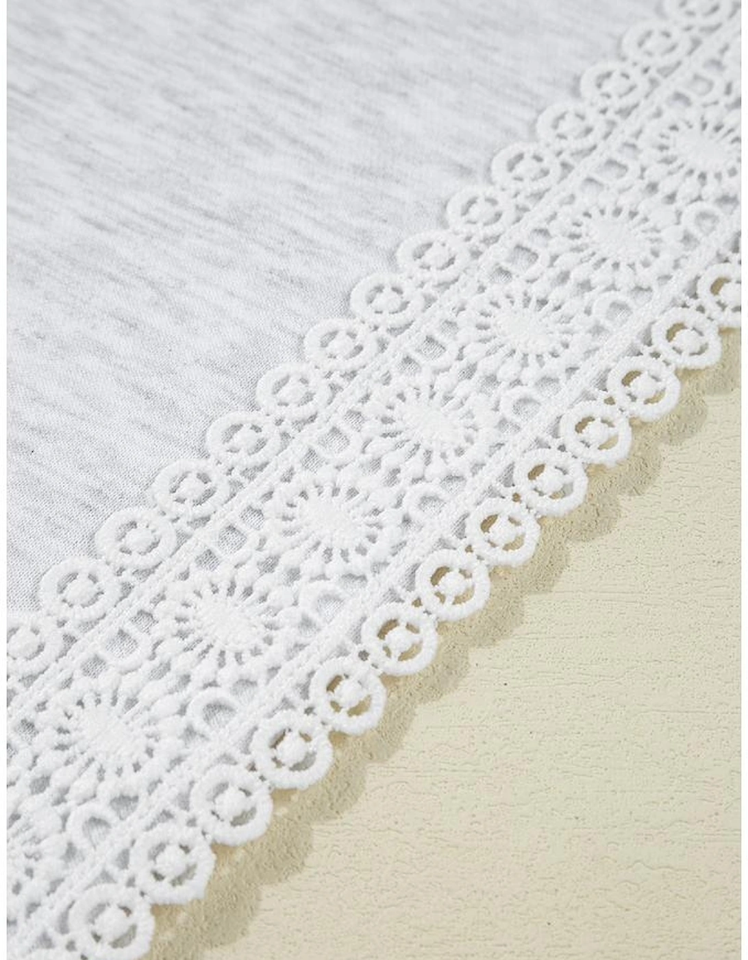 Light Grey Lace Patchwork Raglan Sleeve Crew Neck Sweatshirt