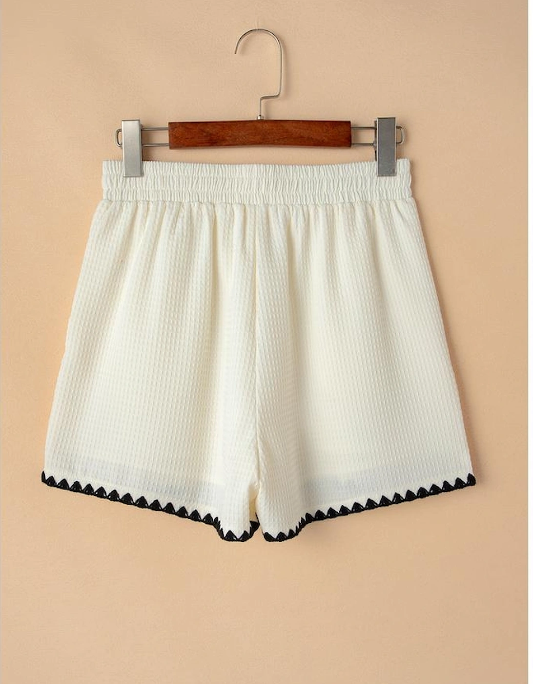 White Waffle Texture Contrast Ricrac Hemline Casual Shorts