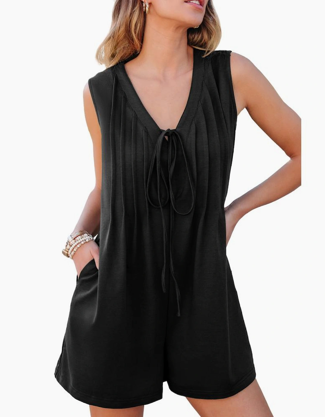 Black white Tie V Neck Pintuck Sleeveless Loose Romper
