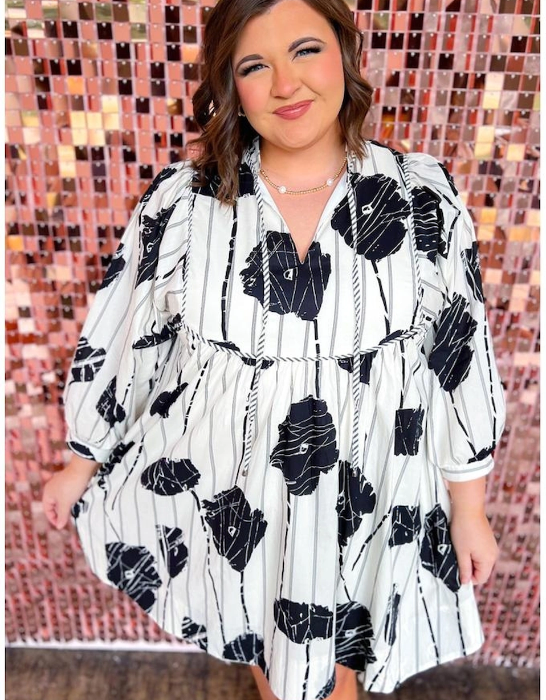 Black Plus Size Floral 3/4 Puff Sleeve Lace-up Neck Mini Dress