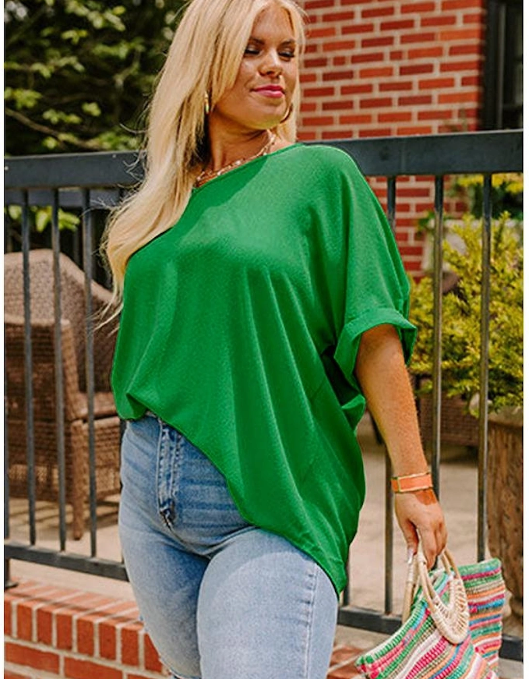 Green Seamed Back High Low Hem V Neck Cuffed Sleeve Plus Size Tee