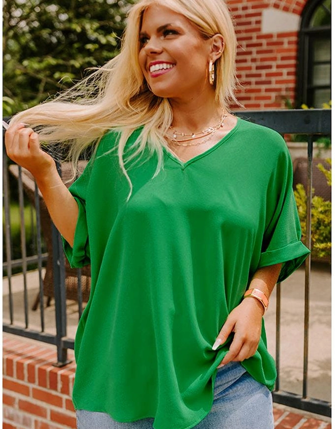 Green Seamed Back High Low Hem V Neck Cuffed Sleeve Plus Size Tee