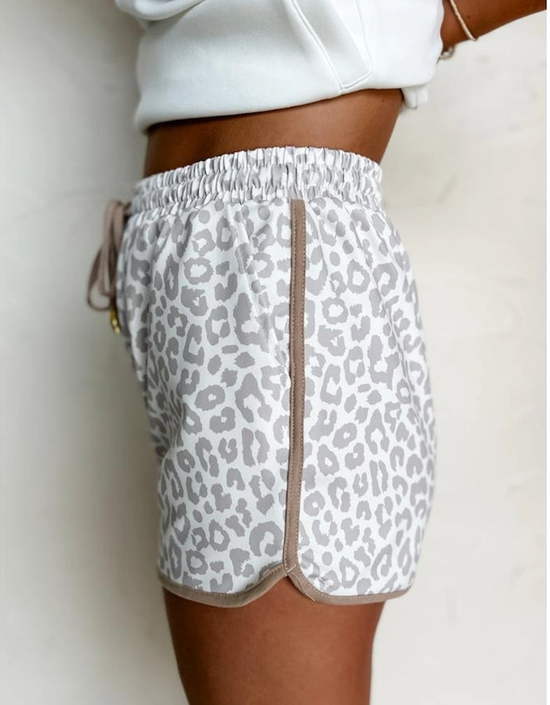 White Leopard Elastic Waist Lace up Contrast Trim Casual Shorts, 7 of 6