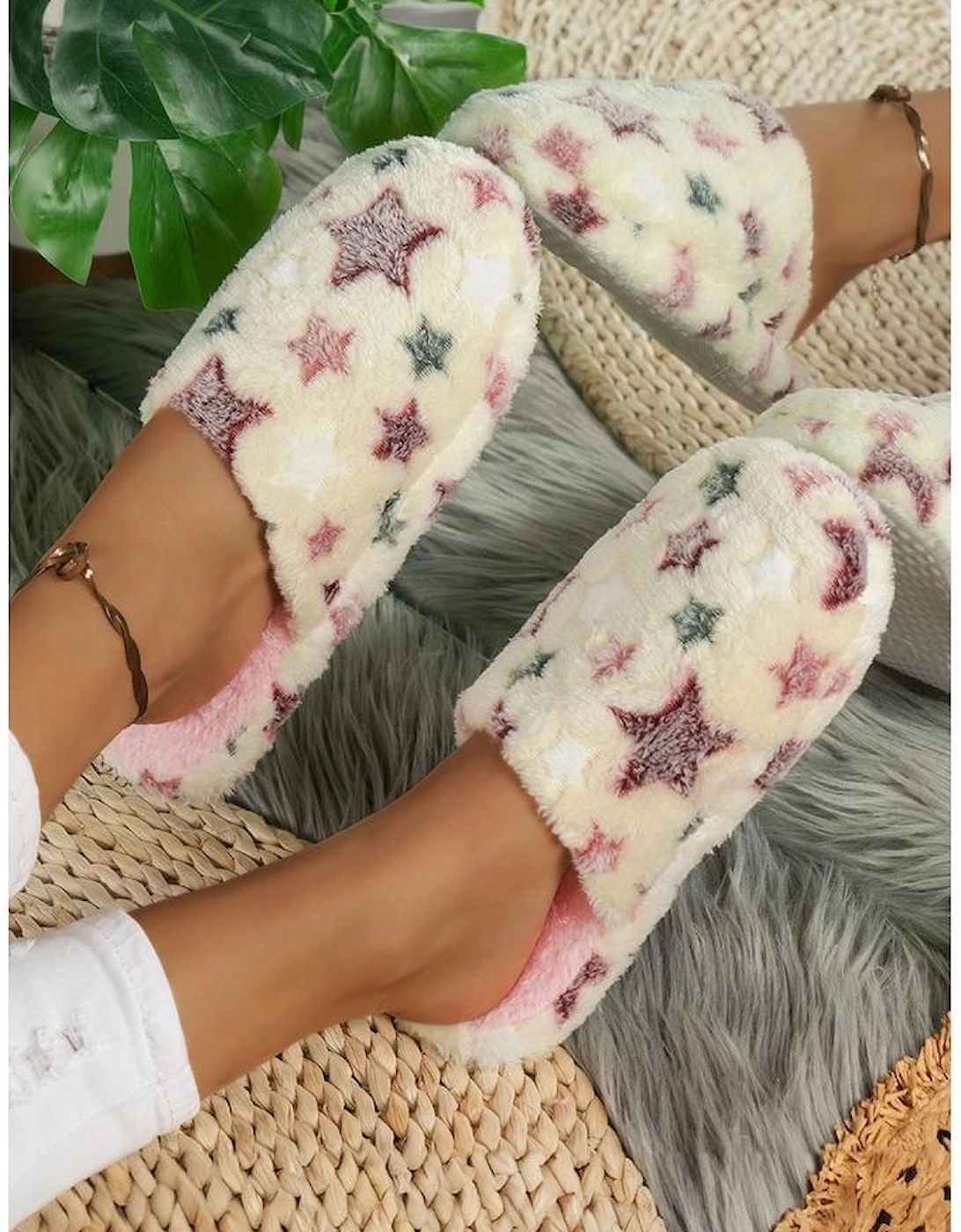 Beige Star Pattern Plush Home Slippers