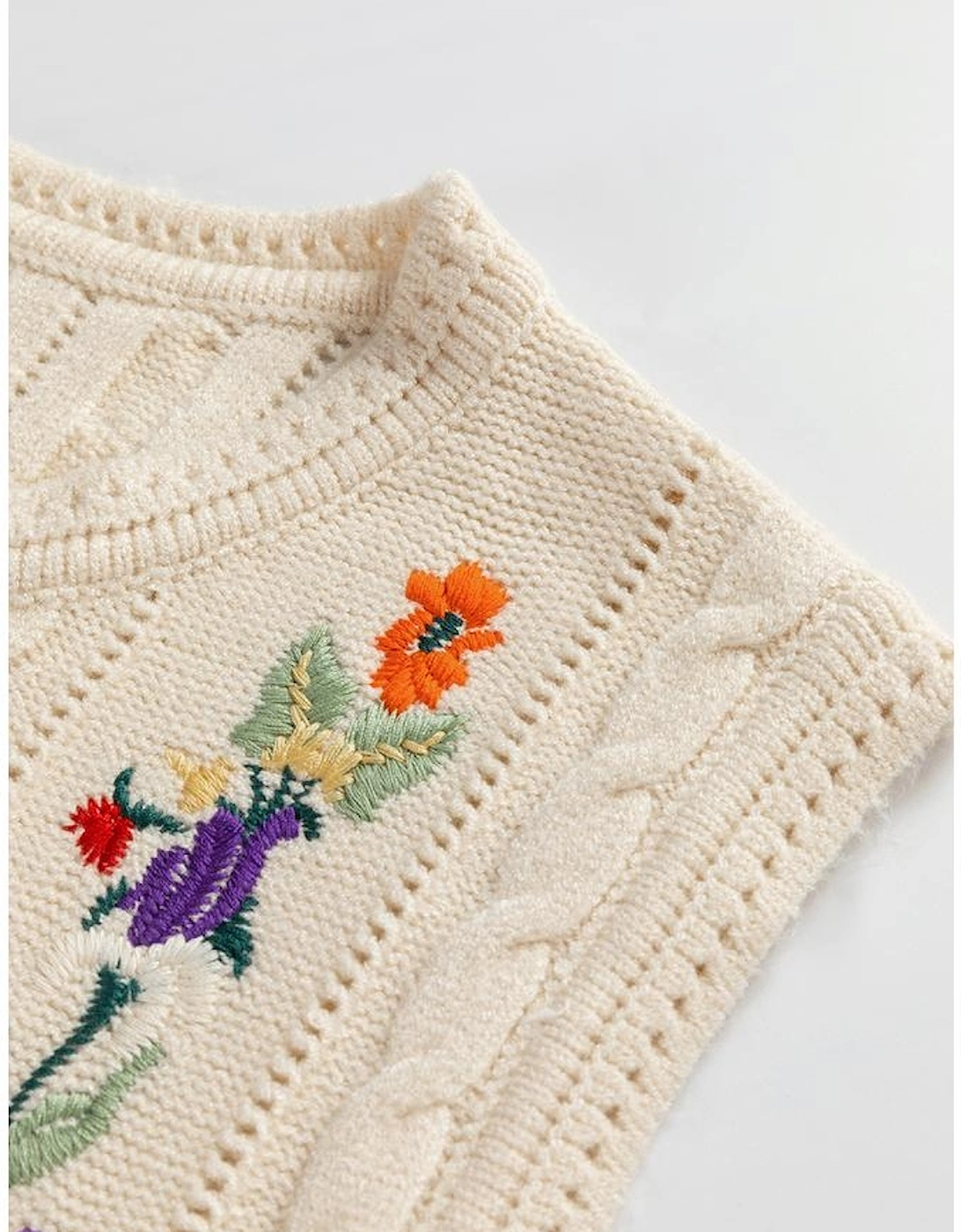 Jet Stream Embroidered Floral Cable Knit Sweater Vest