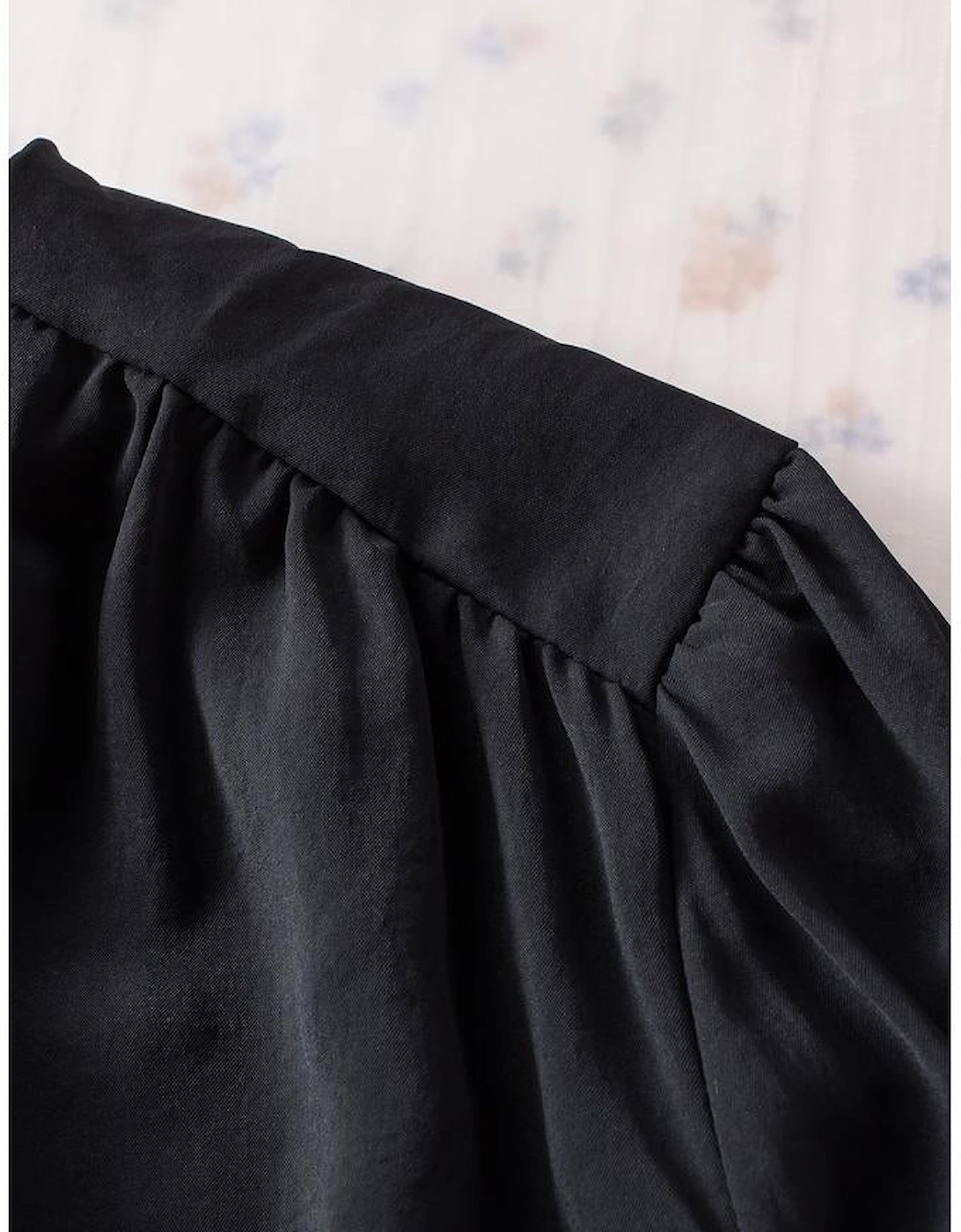 Black Padded Shoulder Buttoned Cuffs Pleated Loose Blouse