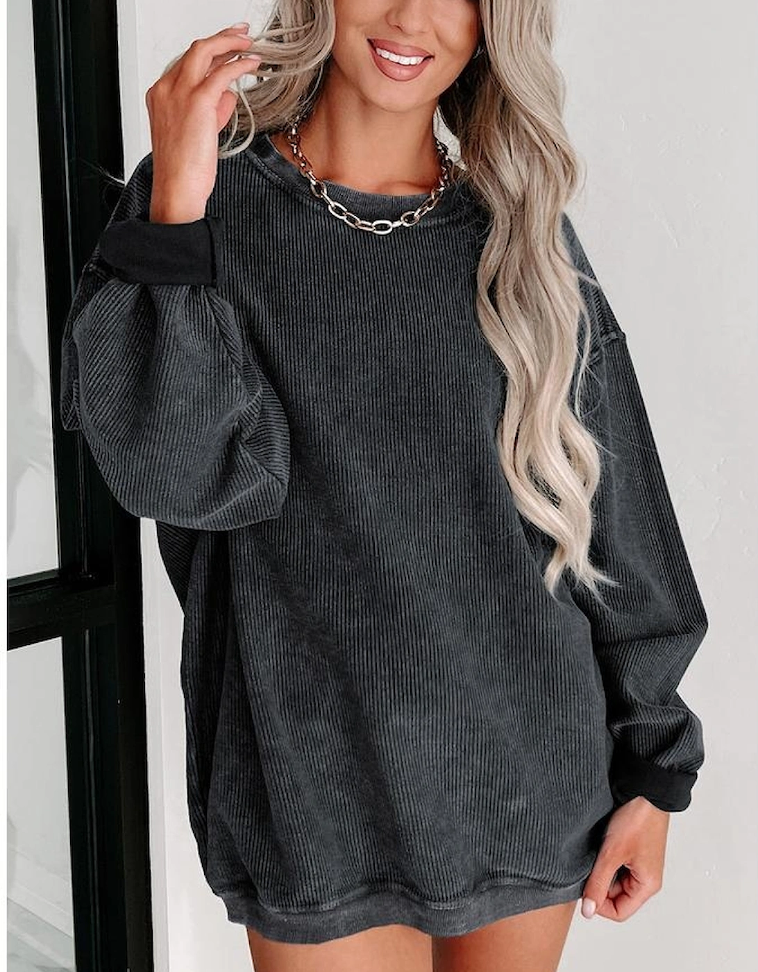 Black Solid Ribbed Knit Round Neck Pullover Sweatshirt
