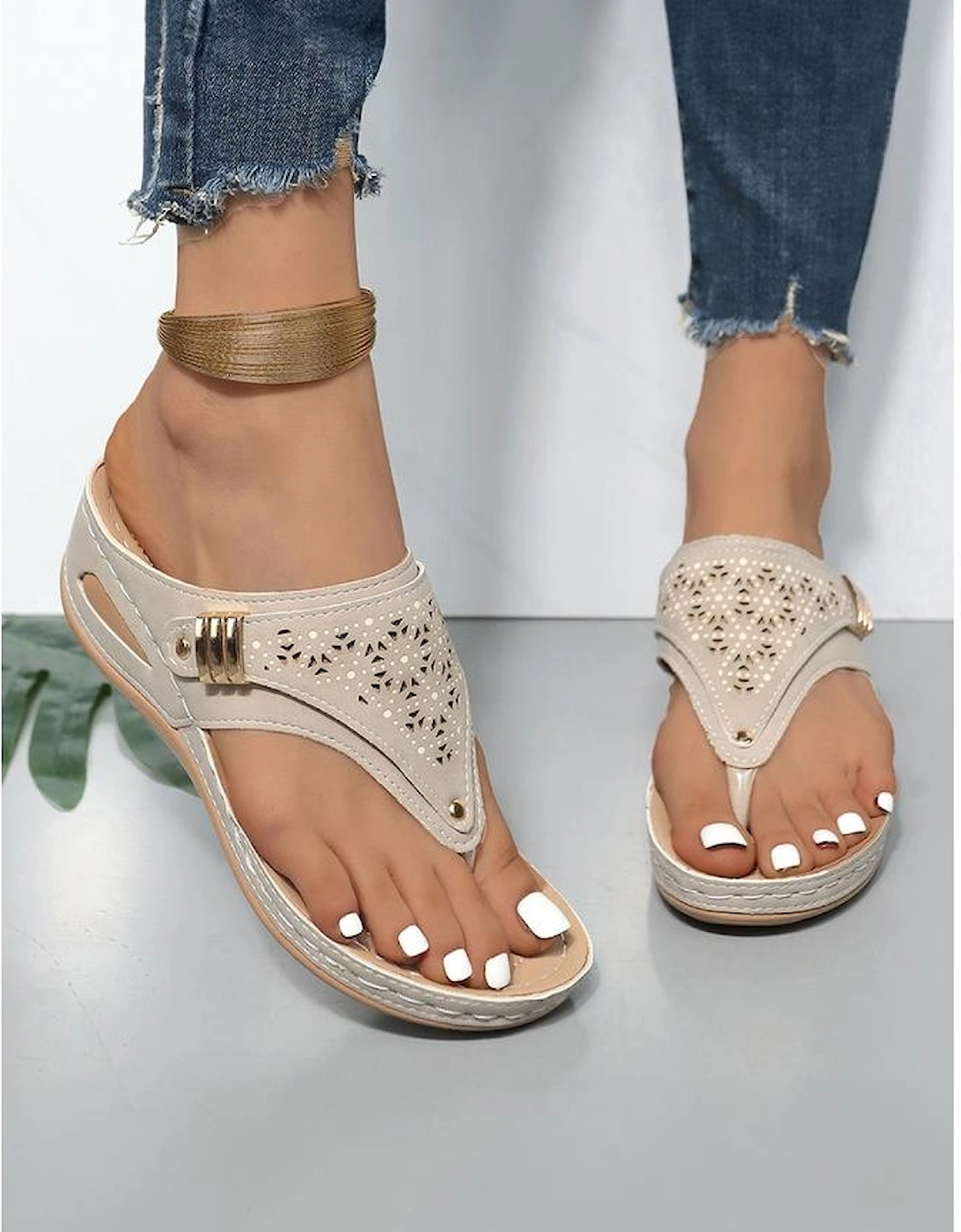 Beige Hollow Out Clip Toe Wedge Slippers