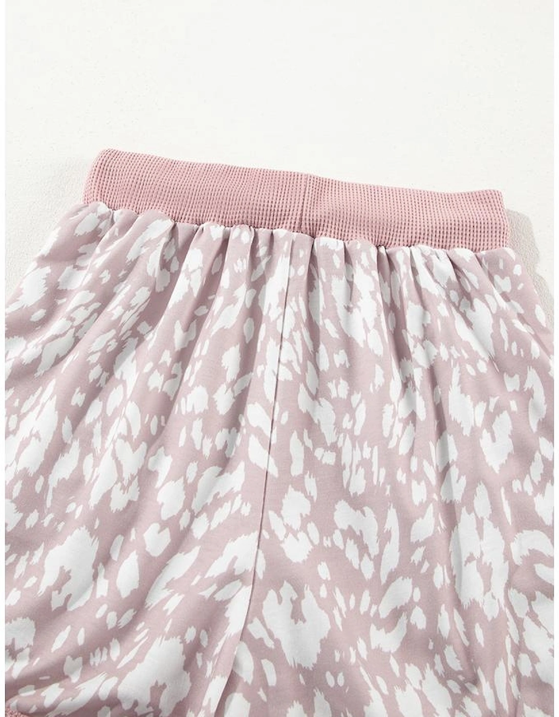 Khaki Classic Leopard Arched Hem Elastic Waist Casual Shorts