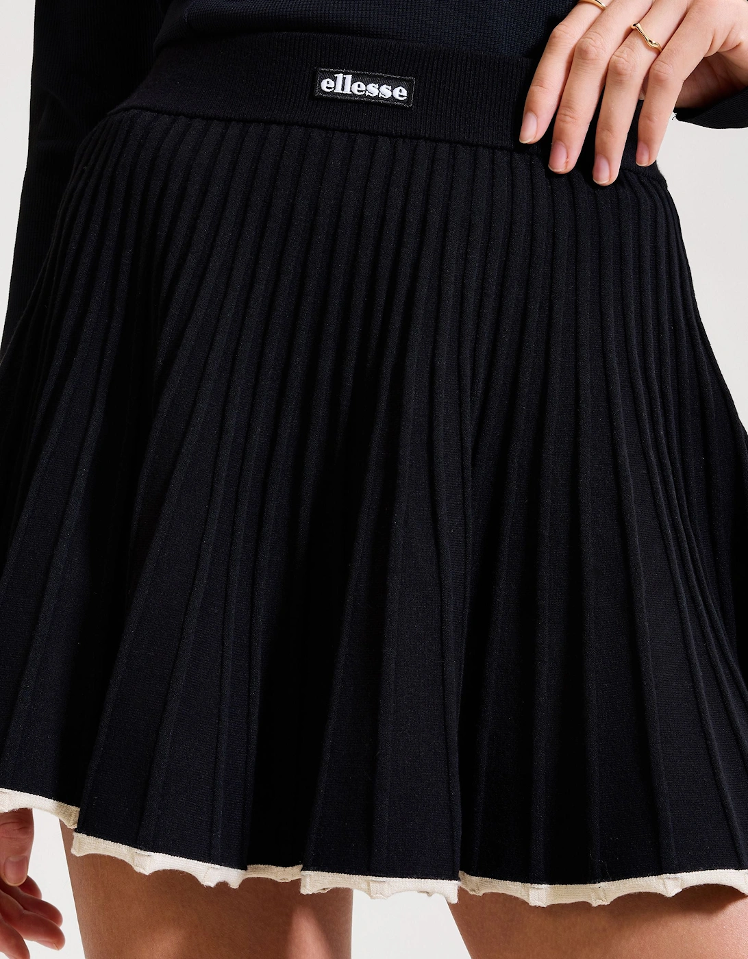 The Court Skirt - Black