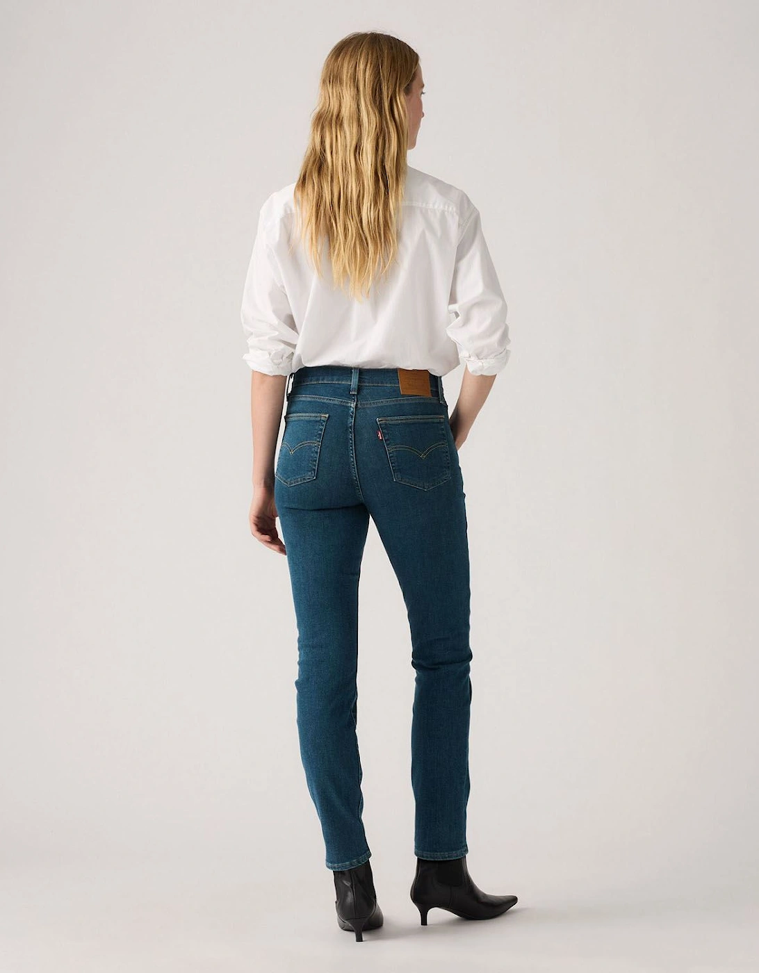 724 High Rise Straight-Fit Jeans
