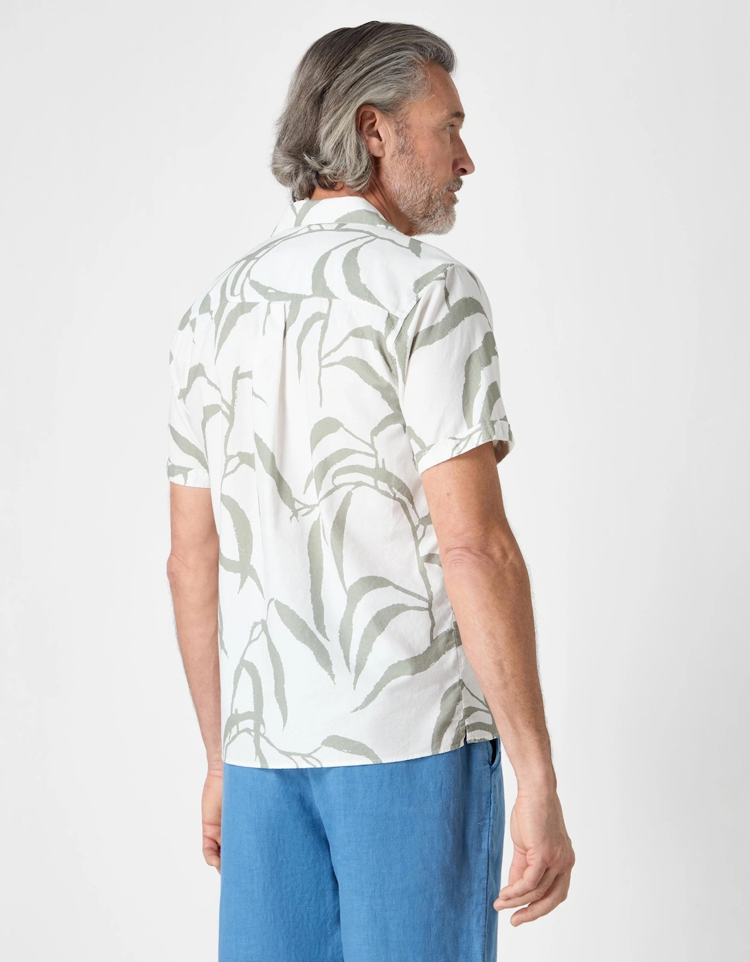 Ravenshead Mens Leaf Print Short Sleeved Shirt - Khaki