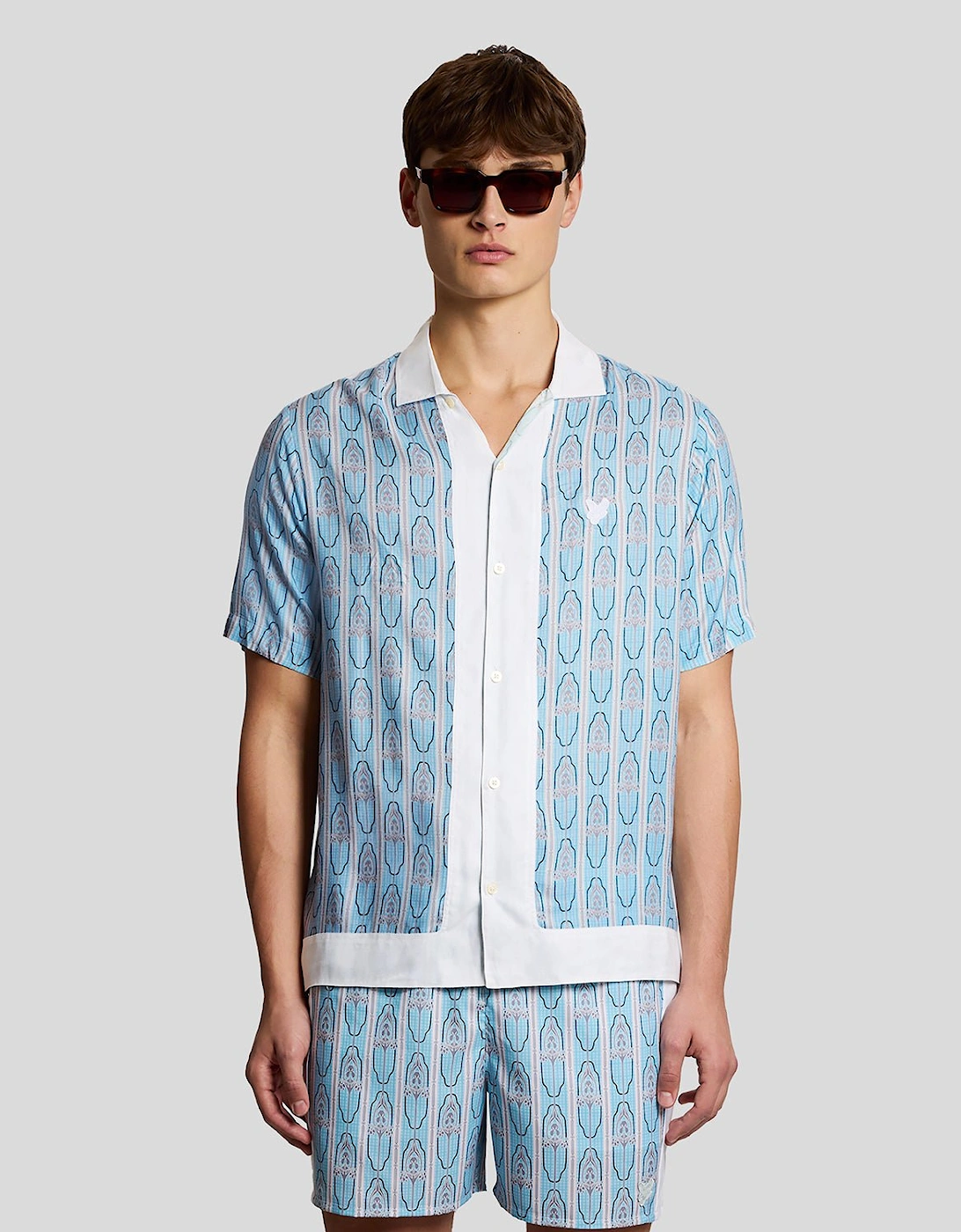 Lyle And Scott Men's Short Sleeve Floral Graphic Shirt  Xs