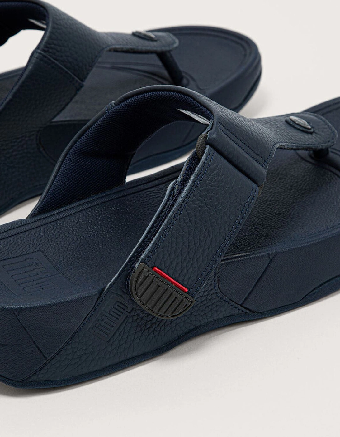 Trakk II Leather Toe-Post Sandals