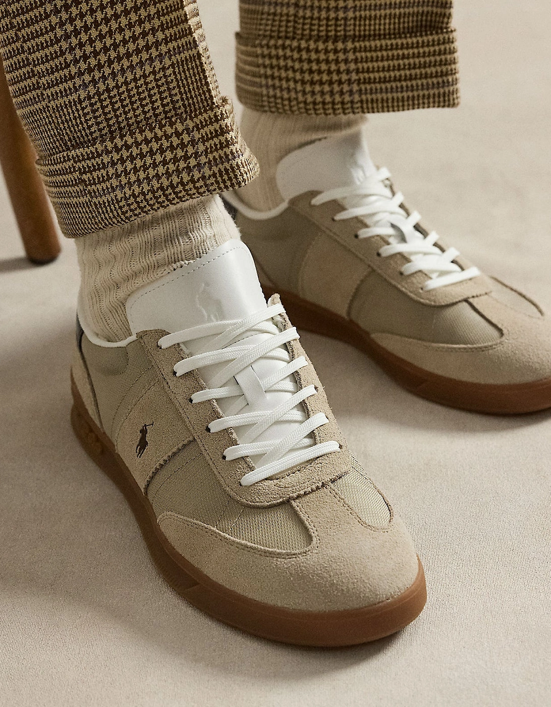 HRT AERA PP Mens Court Trainers Milkshake/Dark Brown