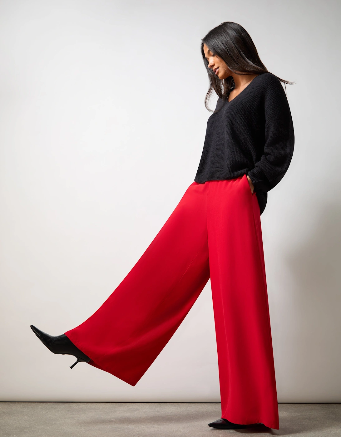 RO&ZO Women's Red Crepe Wide Leg Trouser - Size: 6